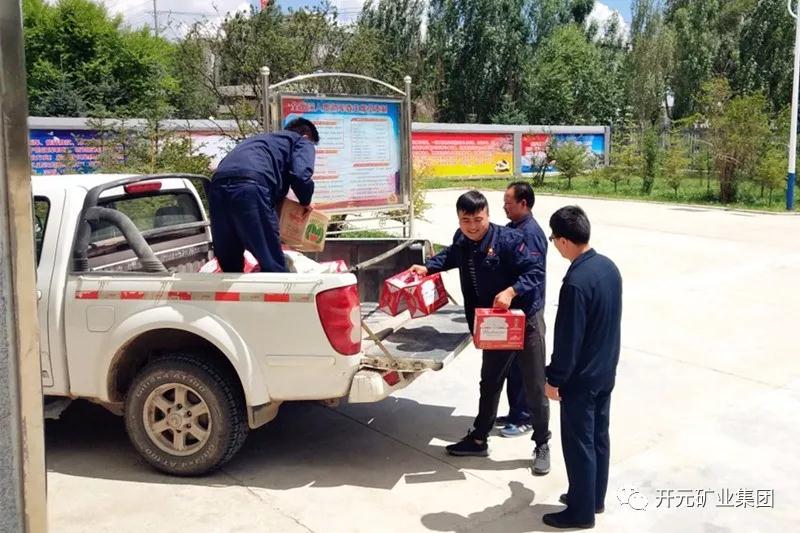一家親│興海銅鑫慰問部隊(duì)官兵，共話軍企團(tuán)結(jié)魚水情
